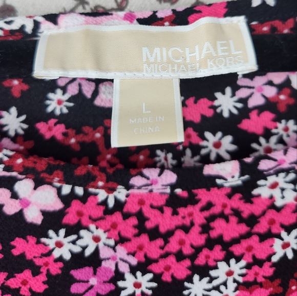 Women's Michael Kors Blouse with Bow Tie Bottom and Bell/Flair Sleeves - Picture 2 of 5